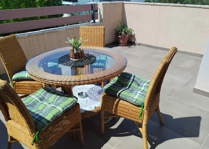Kelly Signature Sea View Apartment